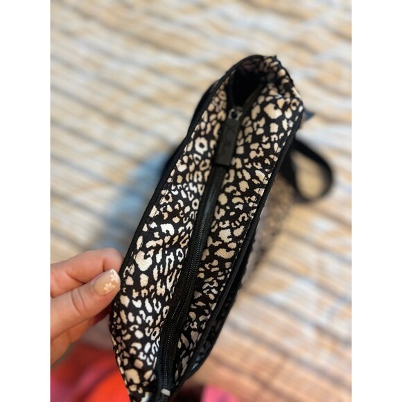 Vera Bradley Black & White Cheetah Print Pocketbook - Picture 4 of 11